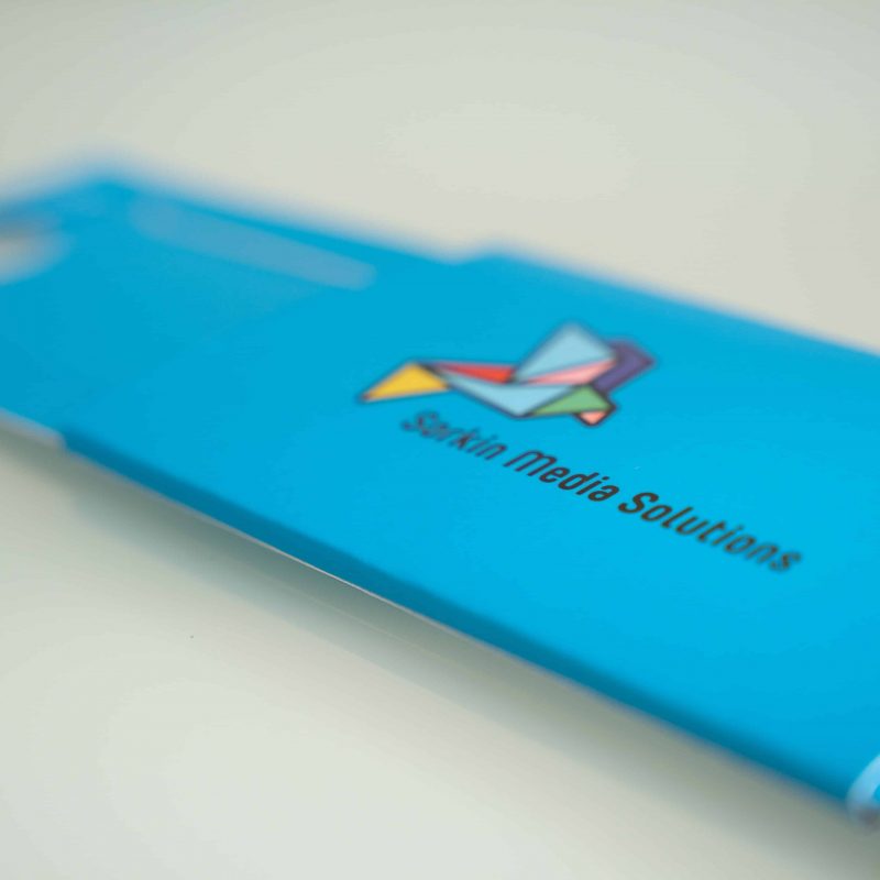 kreative Einladungskarte, interaktive Printmedien, Interaktive Printwerbung, Interaktive Druckerzeugnisse, Kreative Printwerbung, Kreative Druckerzeugnisse, Kreative Flyer, 3D Flyer, Flyer mit Effektkarten, Interaktive Flyer, Effektkarten, Kreative Effektkarten, Kreative Karten, Popup Karten, Funktionskarten, Springwürfel, Hüpfwürfel, Spring Objekt aus Papier, Springquader aus papier, Direktmarketingtools aus papier, Marketingtools aus papier, Effektvolle Papierwerbung, Printwerbung mit Effekten, Vierseitige Lamellenkarte, Karten mit Lamellen, Lamellenkarte, Bildwechselkarte, Kreative Karten für direktmarketing, Kreative Karten aus papier, Kreatives direktmarketing, Endlosfaltkarte, InfinityCard, Infinity Karte, Schiebekarten mit stopperfunktion, Ausschubkarten, Ziehkarten, Karten mit Schuberfunktion, Karten mit ziehfunktion, Karten mit Schiebeeffekt, Schiebekarten, Zieheffekt in Karte, Teleskopkarte, Kreative Teleskopkarte, Doppelschieber, Kreativer Doppelschieber, Interaktiver Doppelschieber