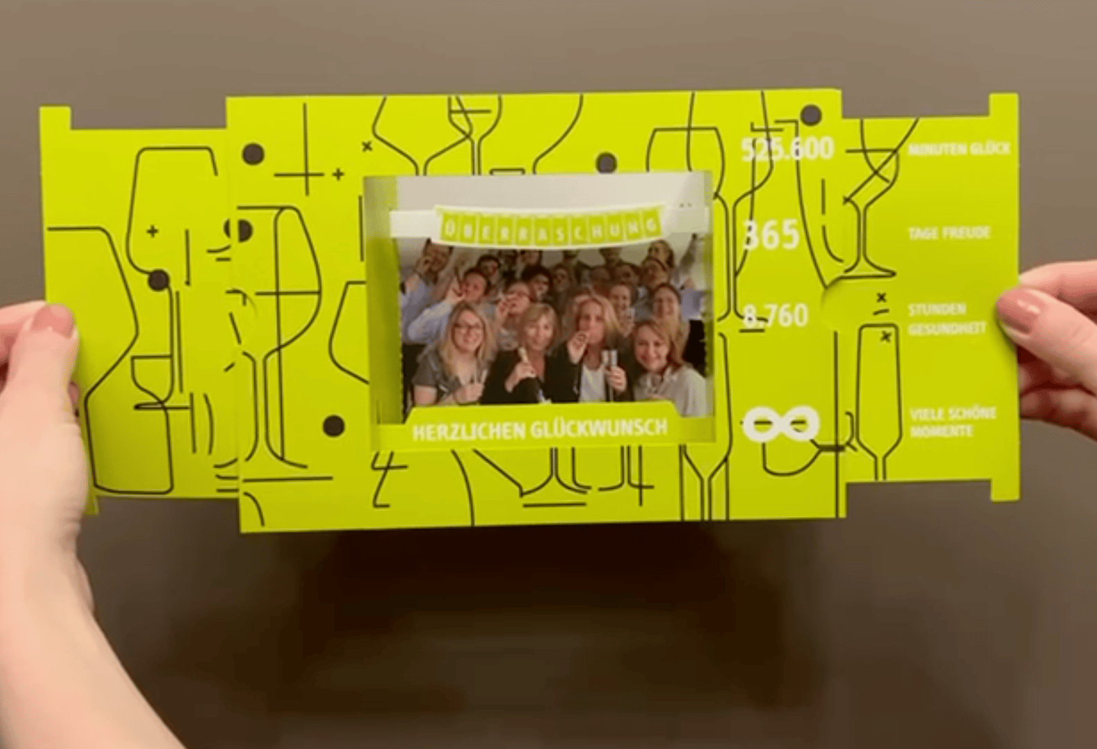 3d geburtstagskarte mit vorhangfunktion für kunden und mitarbeiter